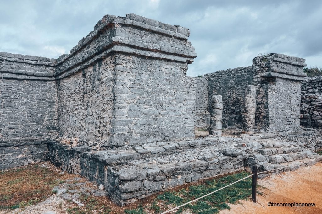 图卢姆是位于墨西哥Yucatán半岛的一个沿海城镇。图卢姆以其海滩和古玛雅遗址而闻名。这篇文章重点介绍了一天的行程和图卢姆遗址的快速指南，包括普拉亚帕拉迪索。