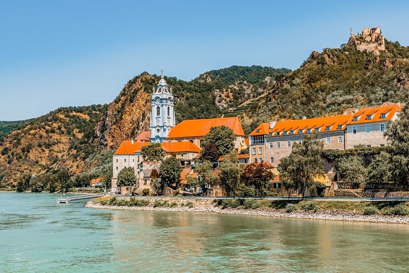 多瑙河上瓦豪的村庄、教堂和杜恩斯坦城堡，是奥地利的联合国教科文组织世界遗产
