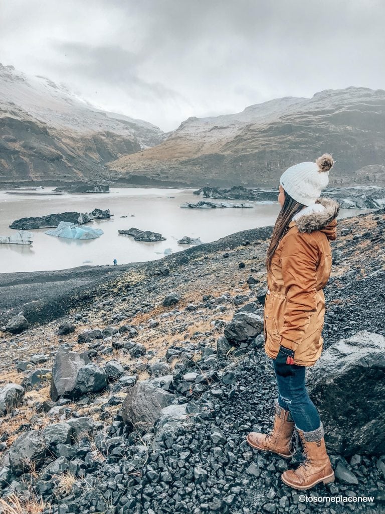 在3天的冰岛行程中，追逐瀑布和北极光，泡在地热温泉中，与马匹和毛茸茸的绵羊见面，探索雷克雅未克多彩的小巷