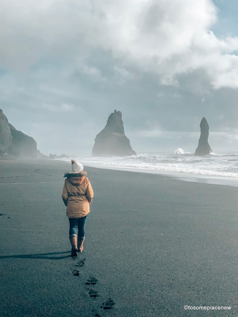 Reynisfyara黑沙滩冰岛最好的导游精心挑选，以满足每个旅行者的需求。无论你是喜欢探险旅行还是城市徒步旅行，我们都能满足你。