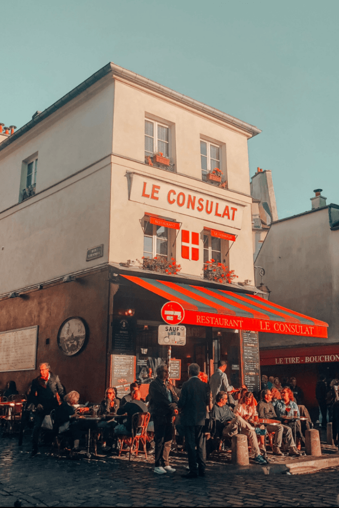 蒙马特的Le Consulat咖啡馆。完美的4天巴黎行程-在巴黎的4天里体验最好的观光，吃什么，住在哪里和其他旅行提示#巴黎#巴黎行程