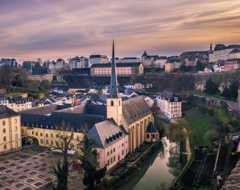 卢森堡城的城堡-找到关于卢森堡的有趣事实-最小的欧洲国家之一。以及为什么你应该考虑参观卢森堡大公国的原因!