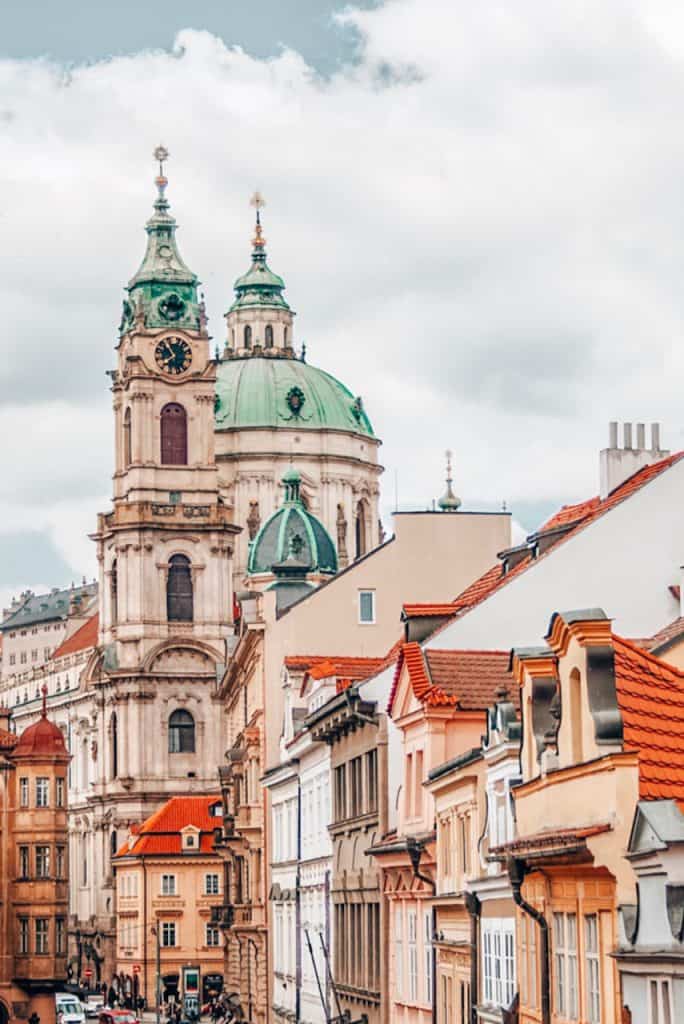 在慕尼黑，布拉格，维也纳，布达佩斯和布拉迪斯拉发度过14天-中欧最好的行程2周，充满历史和文化。