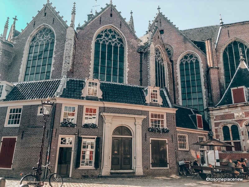 阿姆斯特丹红灯区的老教堂