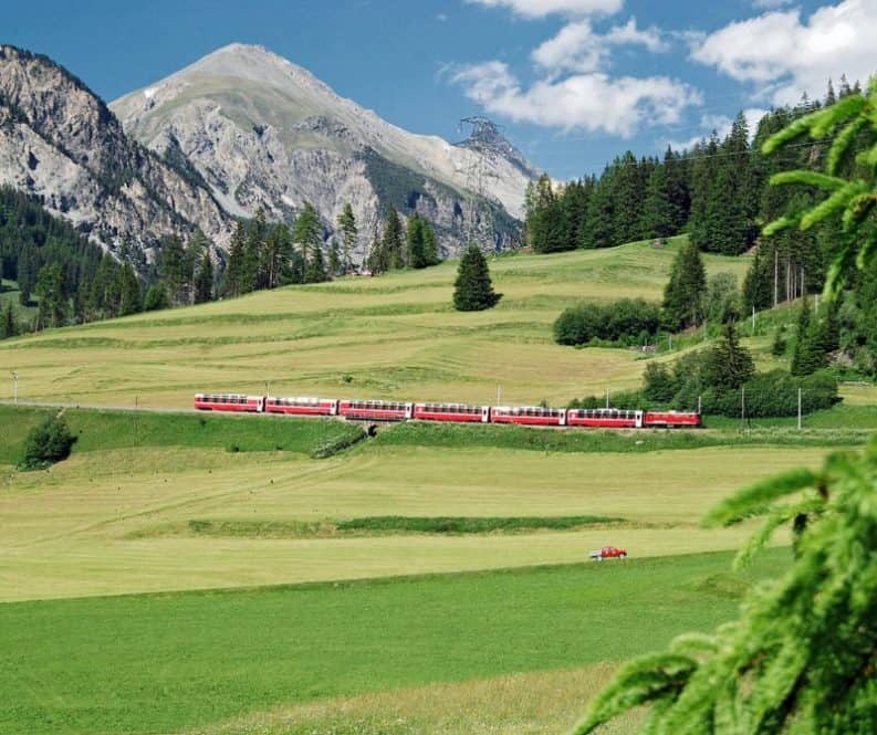 伯尔尼纳特快是瑞士风景最优美的火车