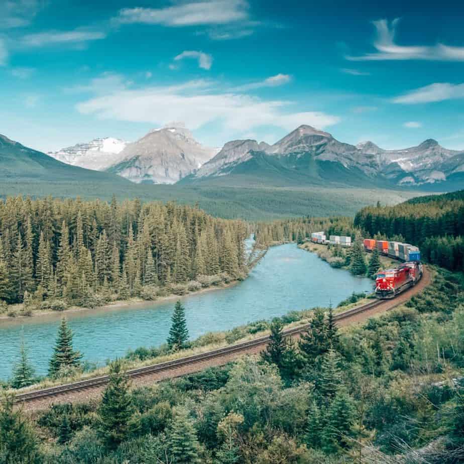 乘火车去加拿大落基山脉