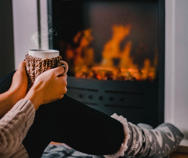 外面冷的时候，热巧克力和壁炉什么的都可以做