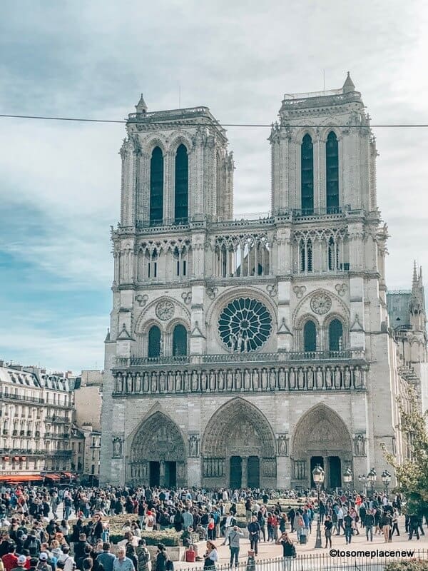 巴黎圣母院火灾爆发前