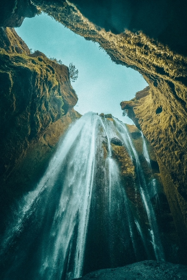 雷克雅未克附近令人惊叹的冰岛瀑布