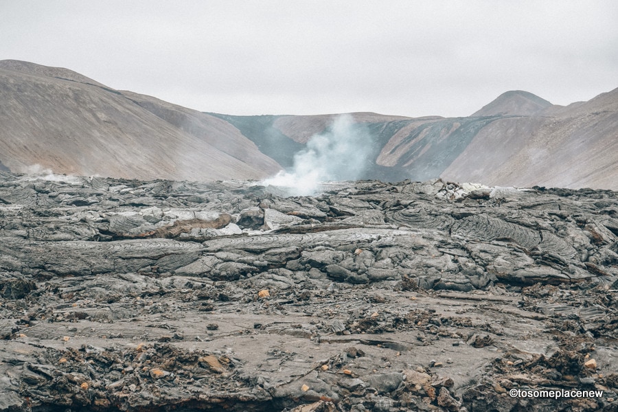 冰岛雷克雅内的Fagradalsfjall火山