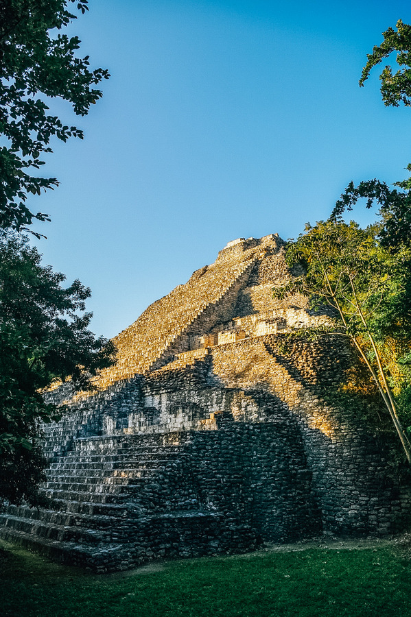 墨西哥贝坎古城玛雅金字塔遗址