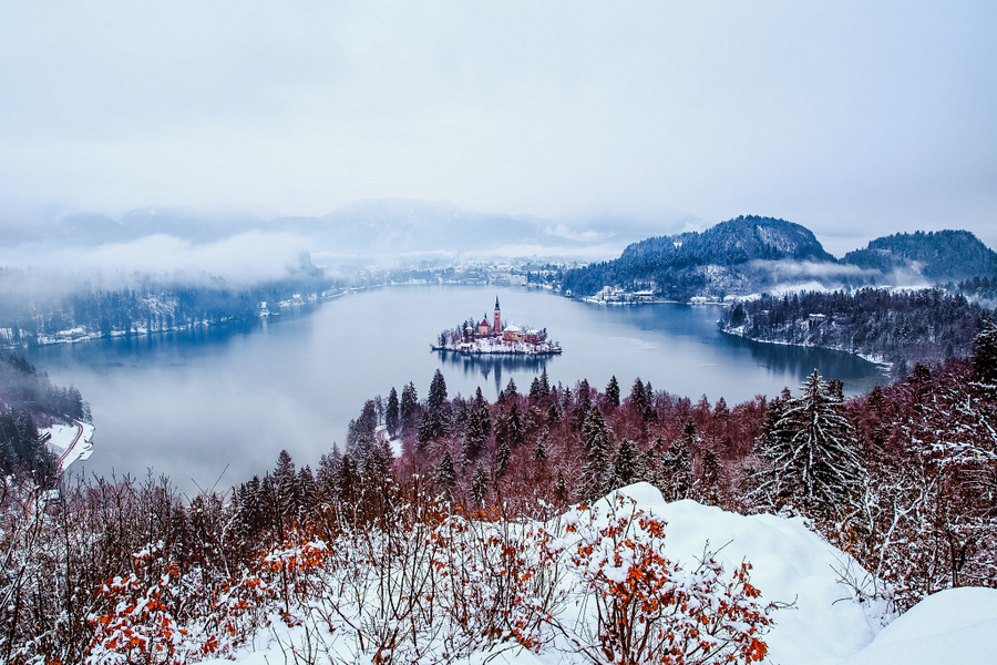冬季景观布莱德湖是斯洛文尼亚美丽的风景之一