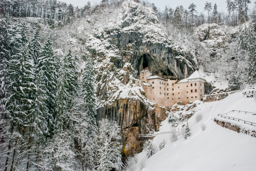 斯洛文尼亚冬季的普雷贾姆斯基城堡