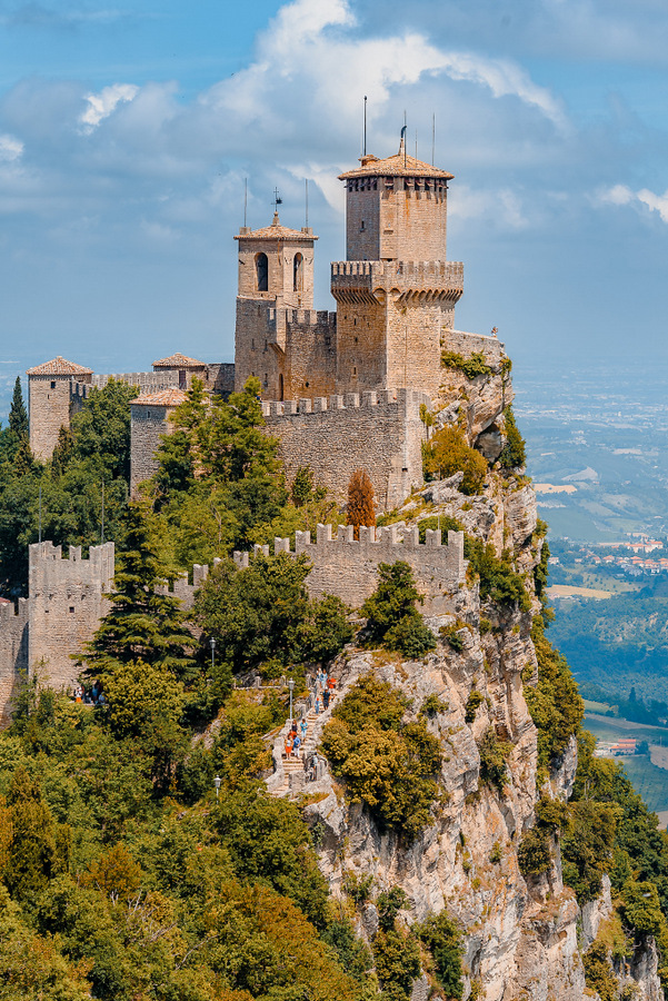 Rocca della Guaita是圣马力诺最古老的堡垒，是圣马力诺三座塔楼中最古老的一座